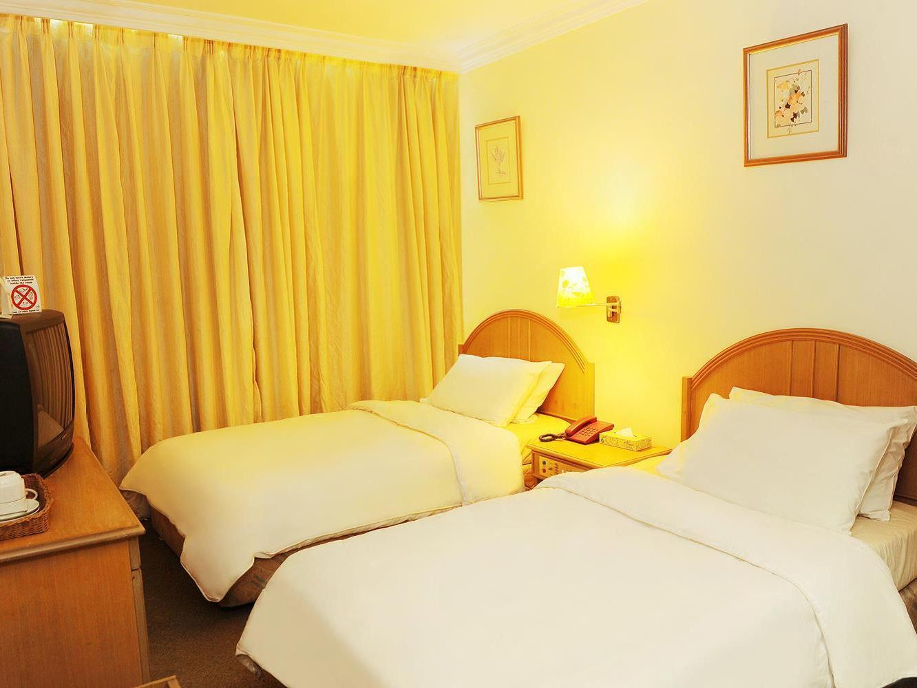 Borneo Hotel Kuching Exteriör bild